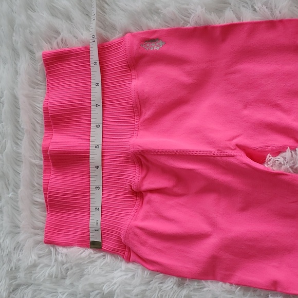 31. Free People High-Rise 7/8 Good Karma Leggings Tropical Pink - Picture 7 of 11
